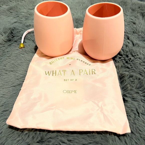 Odeme What a Pair Set of 2 Silicone Wine Glasses NEW - Picture 4 of 4